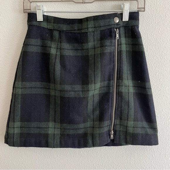 Abercrombie wool plaid mini skirt - Picture 2 of 5